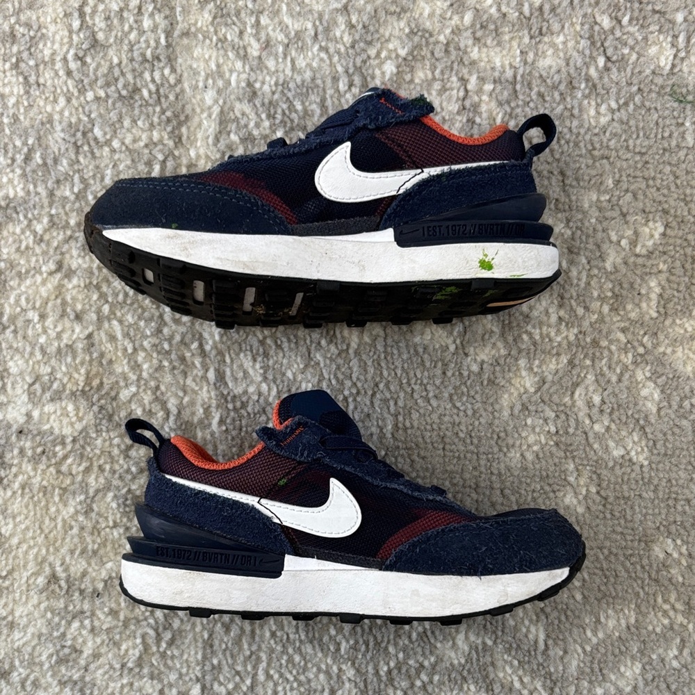 Nike Kids Navy and Orange Sneakers - Picture 2 of 5